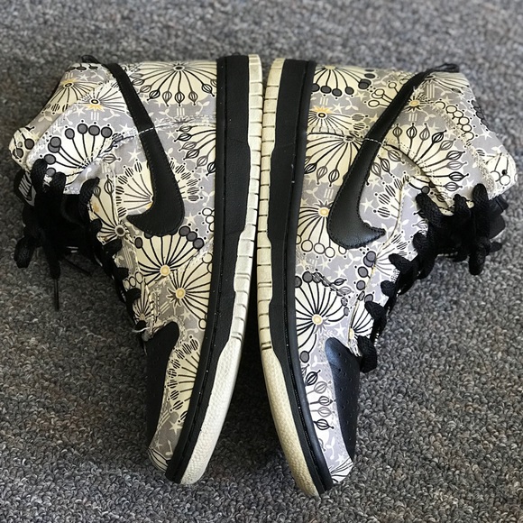 Nike Shoes - Nike Dunk hi skinny premium Liberty London Sz 8.5